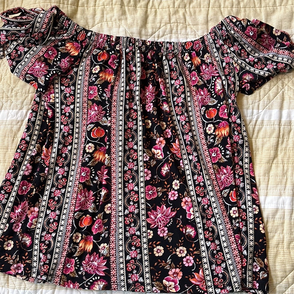 Patterned floral top
